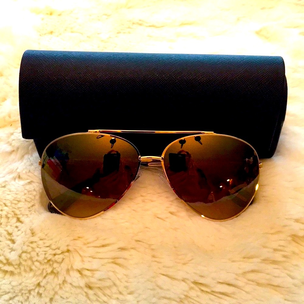 BCBG Max Azria Classic Gold Aviator Sunglasses Pink lenses New - Picture 8 of 8